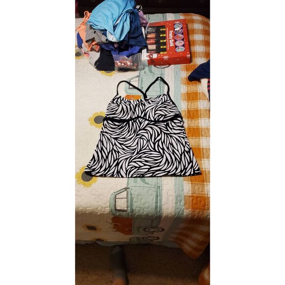 NIKE WOMENS ACTIVE WEAR TOP - Picture 1 of 4